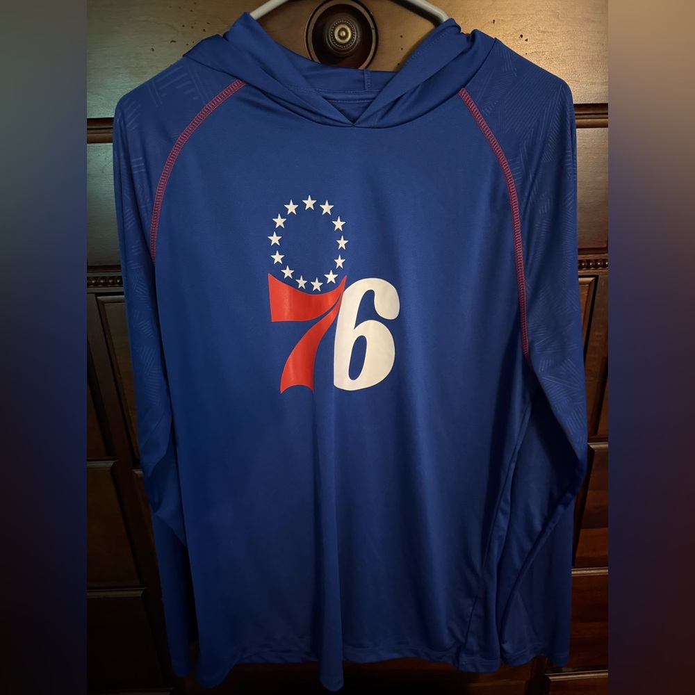 Fanatics 76ers Lightweight Hoodie Dri fit material